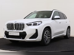 BMW X1 - sDrive20i High Executive M Sport Automaat / Trekhaak / Sportstoelen / Comfort Access / Hea
