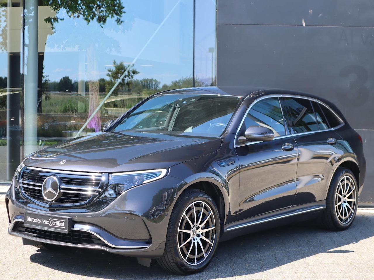 Mercedes-Benz EQC - 400 4MATIC Business Solution AMG 80 kWh l Trekhaak l Keyless l Stoelverwarming - AutoWereld.nl