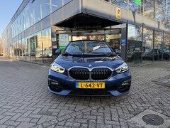 BMW 1-serie - 118i Business Edition Panoramadak Navi Camera