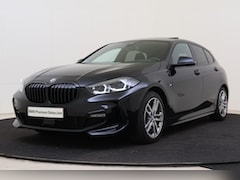 BMW 1-serie - 118i Executive M Sport Automaat / Panoramadak / M Sportstoelen / Achteruitrijcamera / Adap