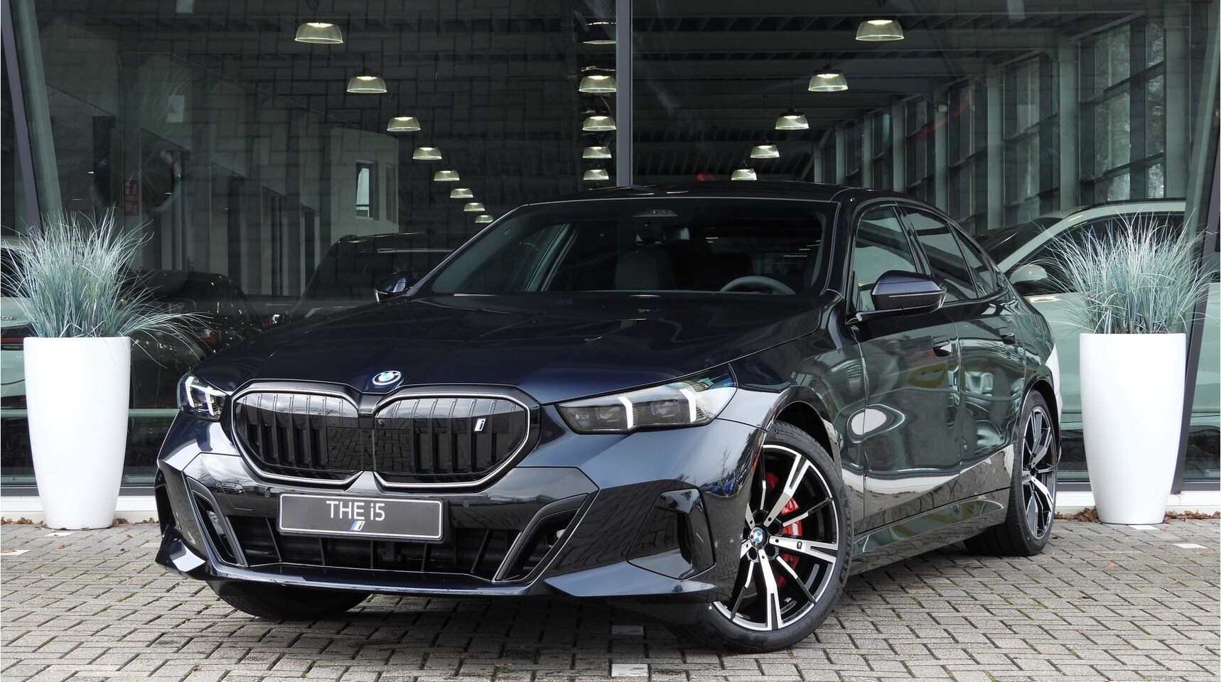 BMW i5 - eDrive40 M Sport / Panoramadak / M Sportonderstel / Comfort Access / Stoelventilatie / Har - AutoWereld.nl