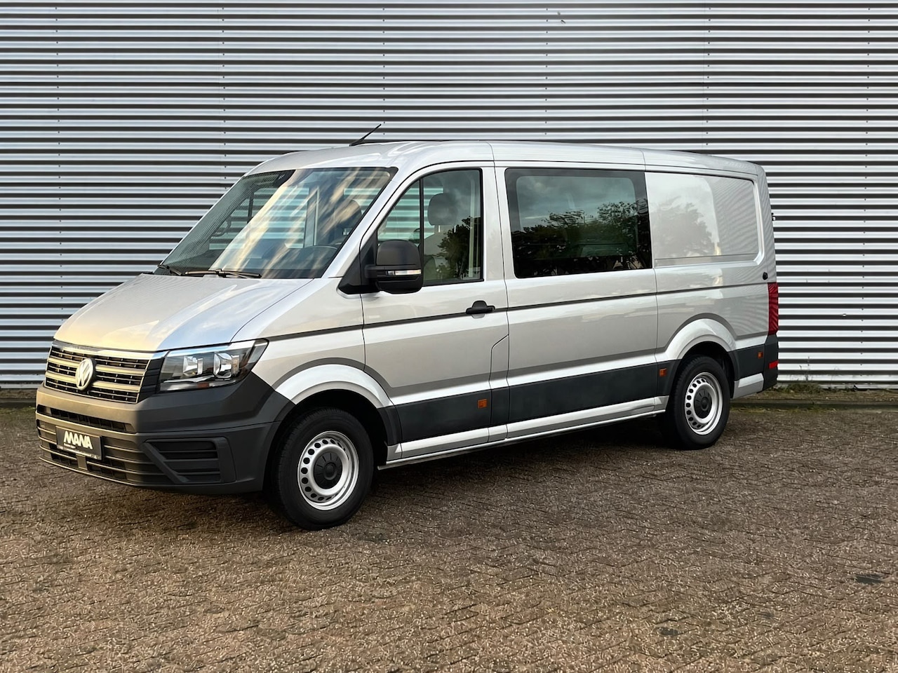 Volkswagen Crafter - 35 2.0 TDI L3H2 DC 140pk trekhaak automaat apple carplay android auto - AutoWereld.nl