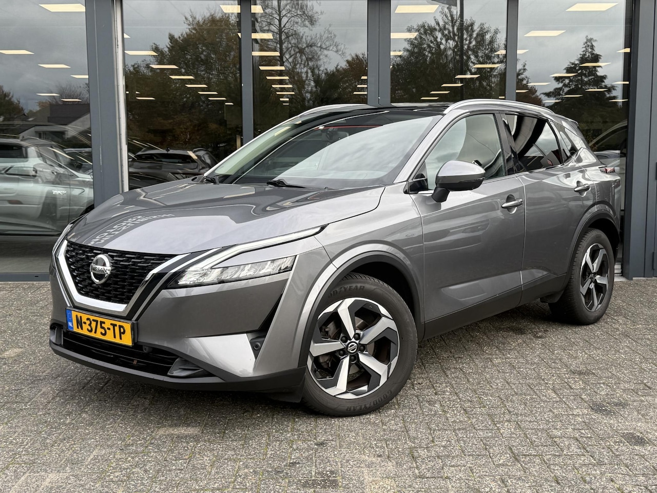 Nissan Qashqai - 1.3 MHEV Xtronic N-Connecta | pannoramadak | navigatie | apple carplay/android auto | elek - AutoWereld.nl
