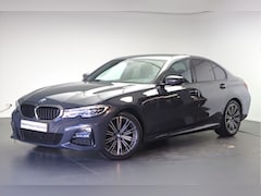 BMW 3-serie - 318i Executive M Sport Automaat / Sportstoelen / Achteruitrijcamera / LED / M Sportonderst