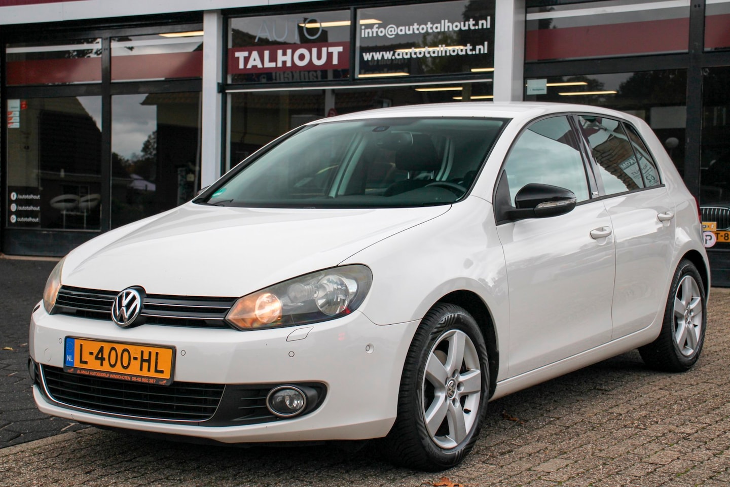 Volkswagen Golf - 1.2 TSI Highline / AUTOMAAT, 5 DEURS, CRUISE CONTROL, STOELVERWARMING, ISOFIX - AutoWereld.nl