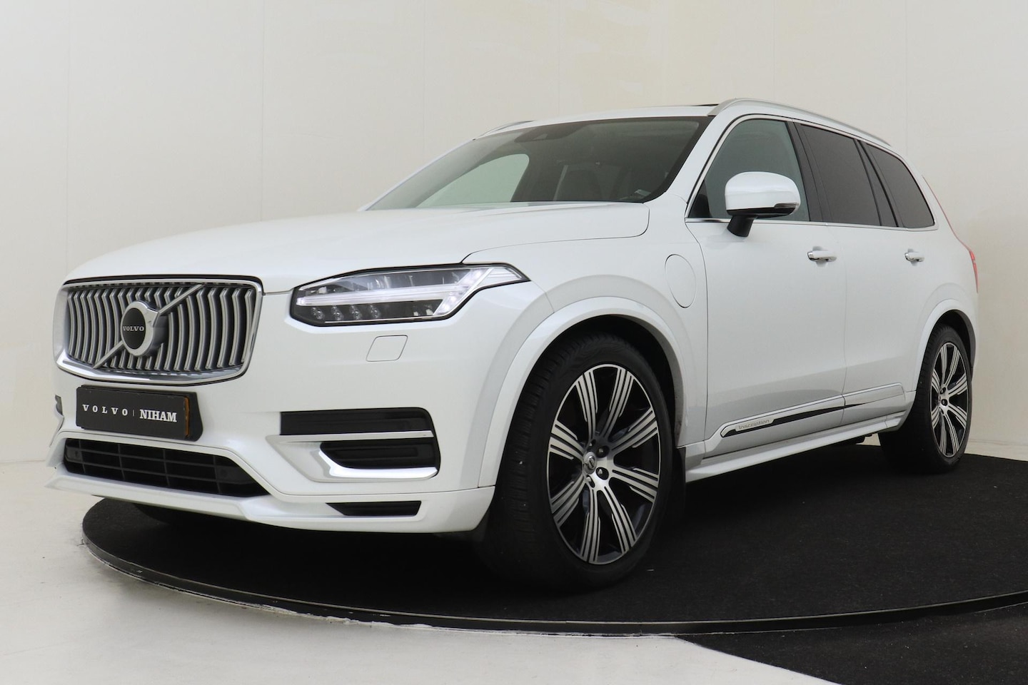 Volvo XC90 - T8 TWIN ENGINE AWD INSCRIPTION -PANO.DAK|HARMAN/KARDON|LUCHTVERING|CAMERA|BLIS|POWER-SEATS - AutoWereld.nl