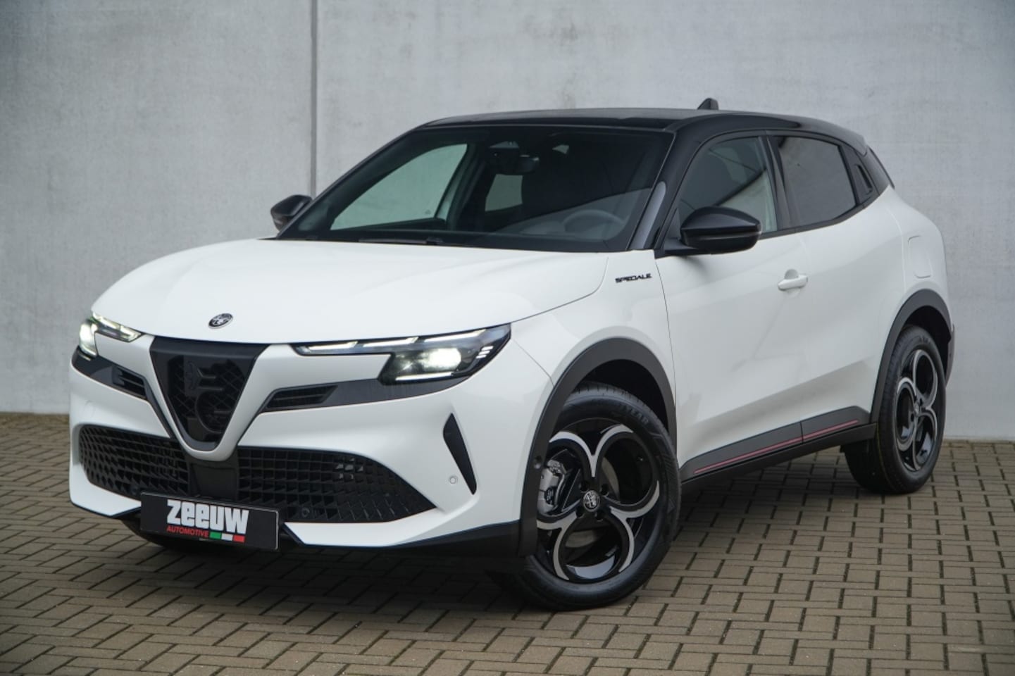 Alfa Romeo Junior - 1.2 Turbo 136 PK Ibrida Speciale | Techno | Camera | Navi | Carp - AutoWereld.nl
