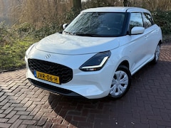Suzuki Swift - 1.2 Comfort Smart Hybrid 1 Eig. b.j.1-2025, 9100 KM, Navi , Camera, PDC