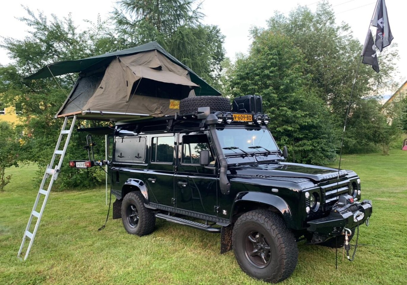 Land Rover Defender 110 - 2.5 Td5 County (lees tekst) UNIEK!!! - AutoWereld.nl