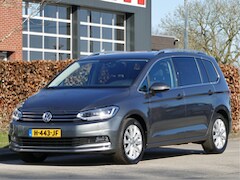 Volkswagen Touran - 1.5 TSI Highline 7persoons | achteruitrijcamera | all-season-banden | LED koplampen
