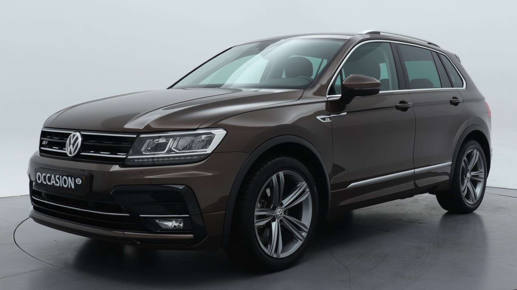 Volkswagen Tiguan - 1.4 TSI ACT 150pk DSG Highline R-Line Navigatie - AutoWereld.nl