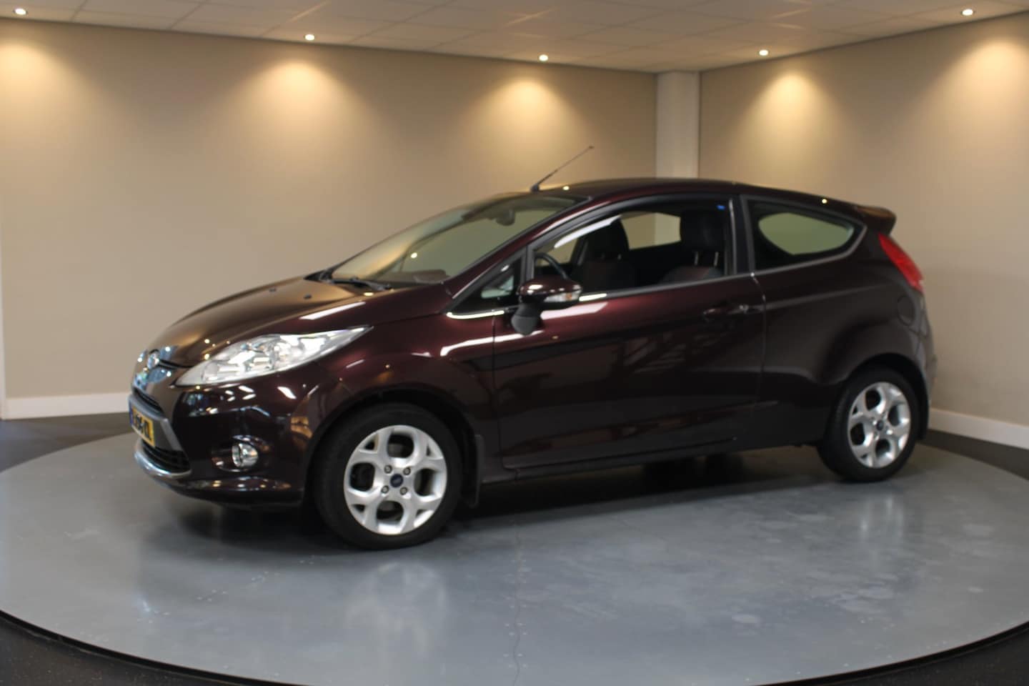 Ford Fiesta - 1.4 *Automaat* Distr.riem VV!|Prachtige kleur/interieur! Airco|Trekhaak|Isofix|Elektr.Pakk - AutoWereld.nl