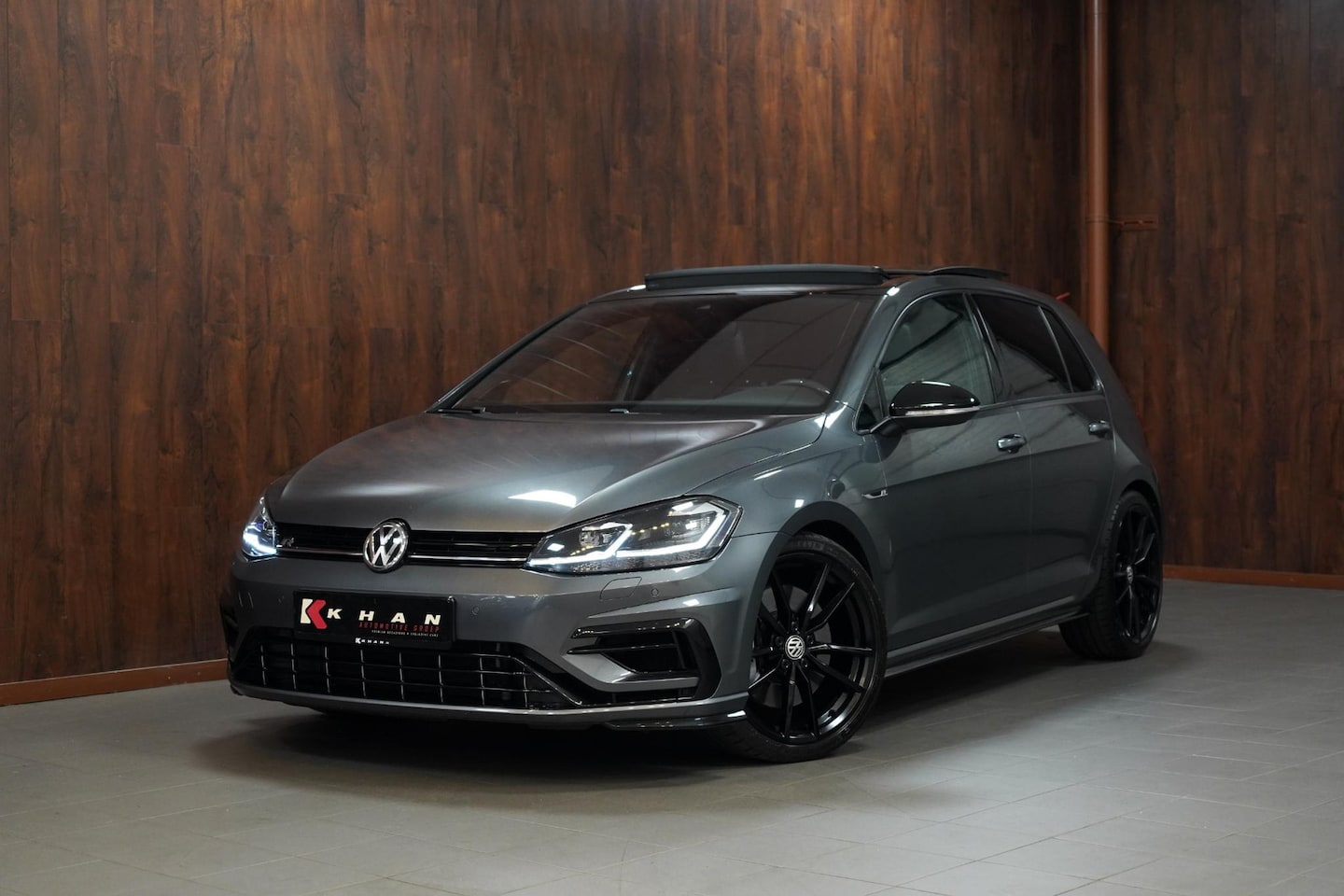 Volkswagen Golf - 2.0 TSI 4Motion R BOMVOL|AKRA||MEMORY| - AutoWereld.nl