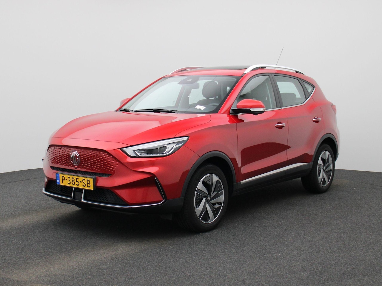 MG MG ZS EV - Standard Range Luxury 50 kWh | 360 graden camera | panoramadak | aplle carplay/ android au - AutoWereld.nl