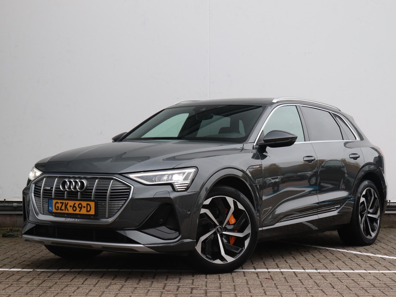 Audi e-tron - 55 quattro S edition 95 kWh | Trekhaak | Nachtzicht | B&O | HUD | Dodehoekdetectie | Panor - AutoWereld.nl