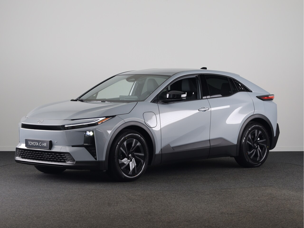 Toyota C-HR - First Edition 77 kWh *NIEUW* | Direct leverbaar! | Metaallak | Inruilpremie | **** - AutoWereld.nl