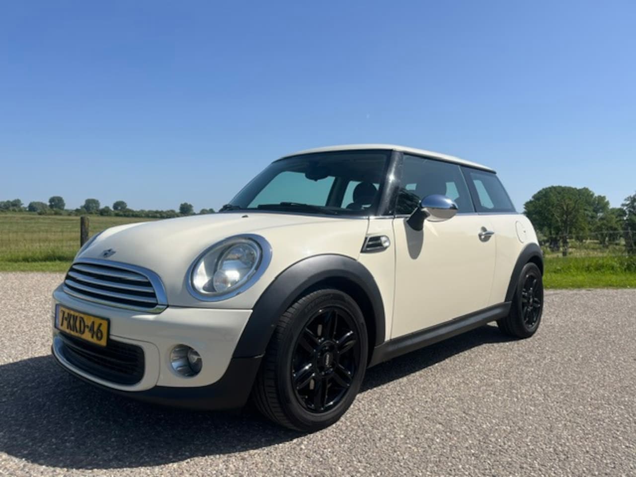 MINI One - Mini 1.6 Holland Street airco navi 295870 nap bj 2013 zeer mooi - AutoWereld.nl