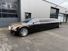 Chrysler 300C - 3.5 V6 Stretch Limousine 120 Custom UNIEK met Nieuwe APK – Inruil Mogelijk –