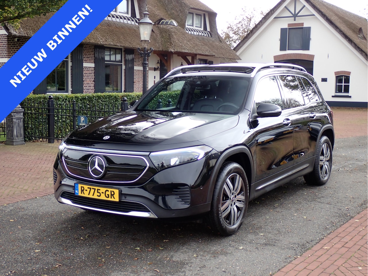 Mercedes-Benz EQB - 250 Luxury Line 7P 67 kWh SOH 95% / PANO / CAMERA / KEYLESS / STOELVERWARMING / SFEERVERLI - AutoWereld.nl
