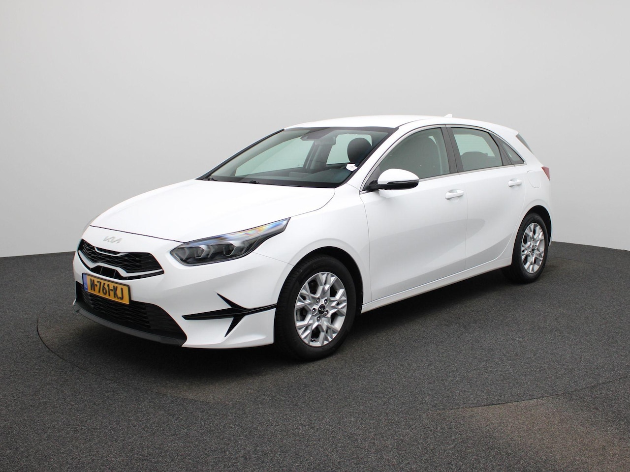 Kia Cee'd - Ceed 1.0 T-GDi DynamicLine | Parkeer sensoren | Navigatie | Apple Carplay / Android Auto | - AutoWereld.nl