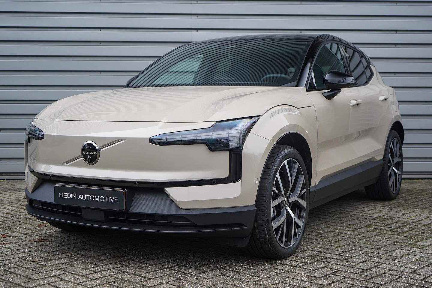 Volvo EX30 - Single Motor Extended Range Ultra 69 kWh | 17% Bijtelling | Google on Board | Panorama Dak - AutoWereld.nl