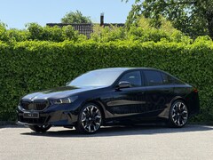 BMW 5-serie - 530e | M-Sport Pro | 21'' | Panorama. | Comf. stoel + vent. | Trekhaak | Head-Up | Comf. A