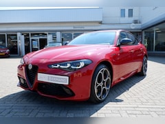 Alfa Romeo Giulia - 2.0 Turbo 280 PK Competizione Q4 AWD / INCL 12mnd BOVAG
