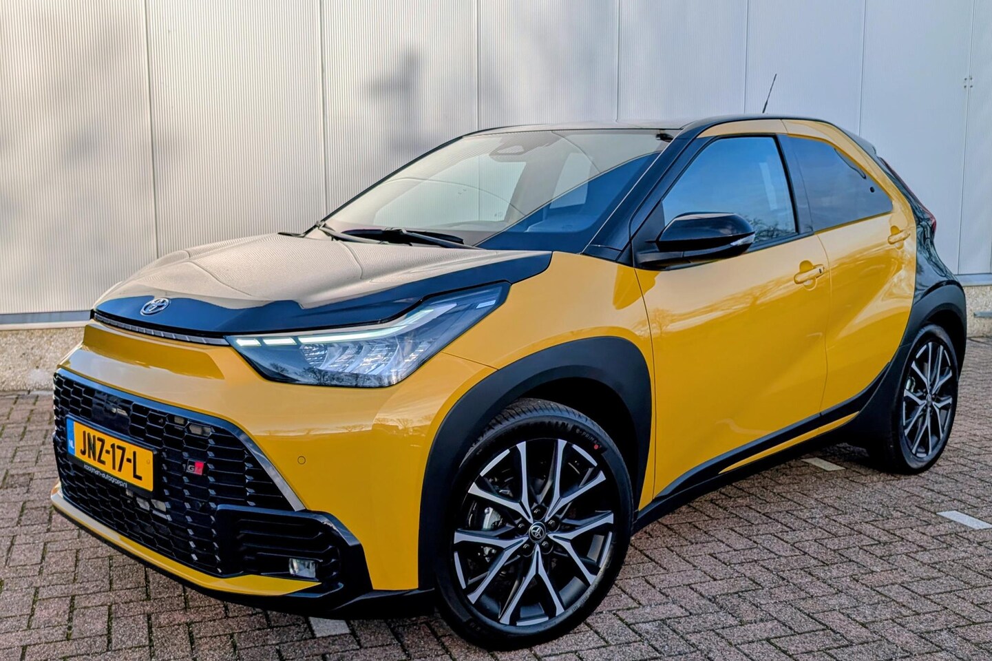 Toyota Aygo X - Hybrid 115 GR Sport / Automaat / JBL Audio / Stoelverwarming / - AutoWereld.nl