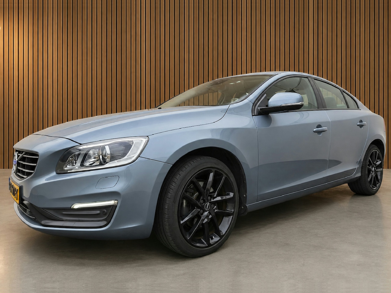 Volvo S60 - 1.5 T3 Polar+ Dynamic Aut., 153pk | Trekhaak | 18inch | Navi - AutoWereld.nl
