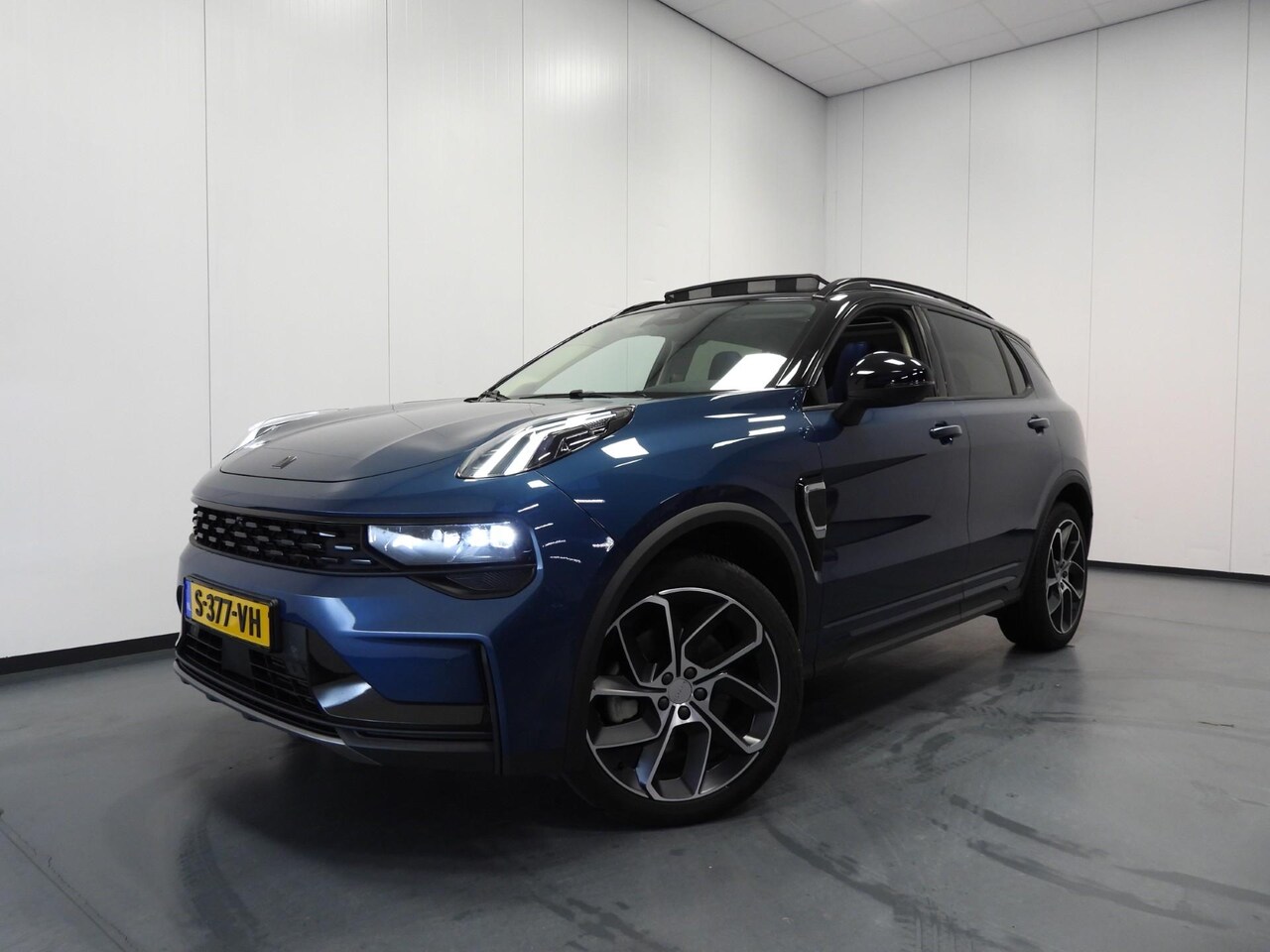 Lynk & Co 01 - 1.5 PHEV BlackLine NAVI/360CAM/SCHUIFDAK/LED/20"LMV! - AutoWereld.nl
