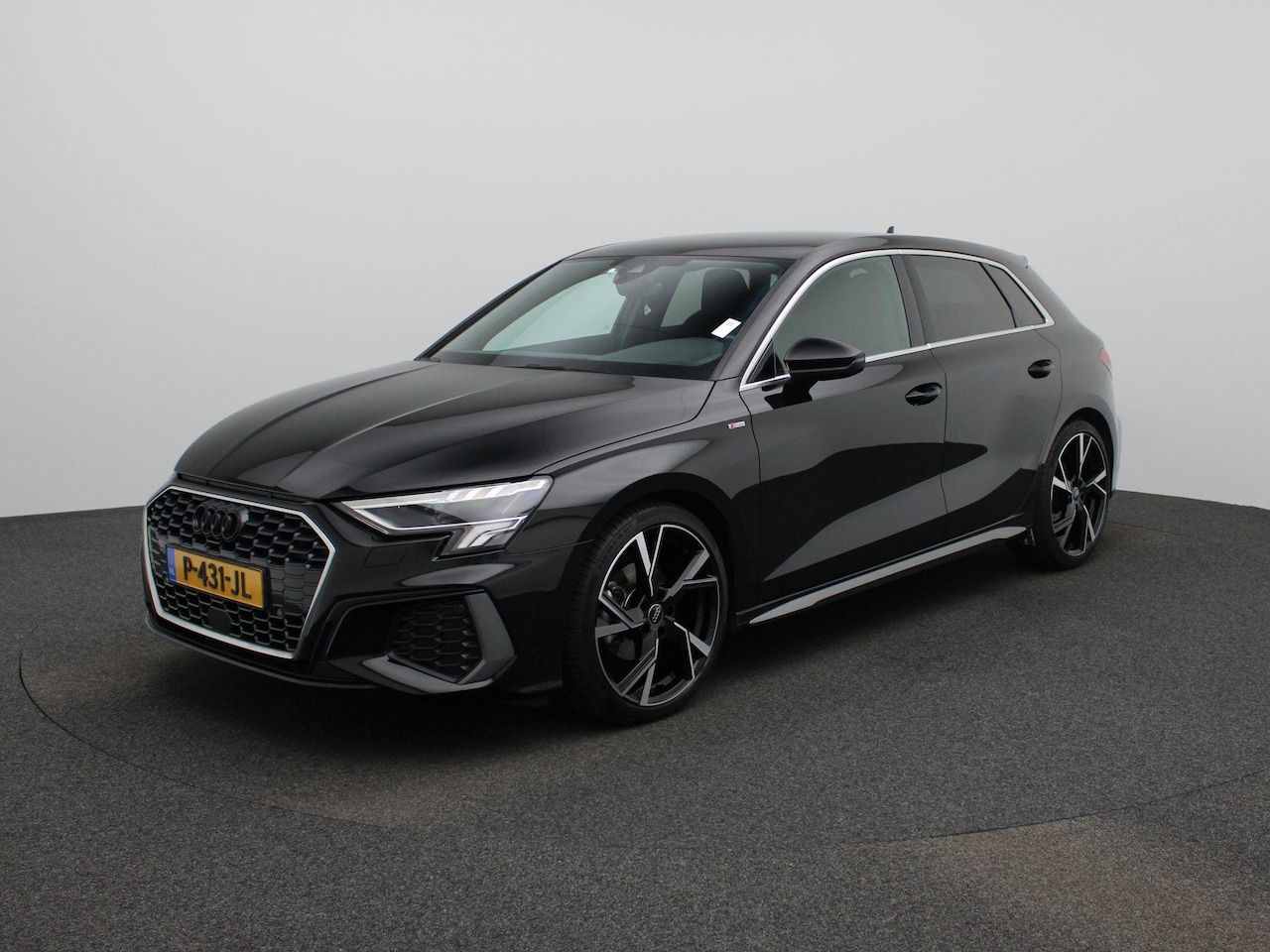 Audi A3 Sportback - 30 TFSI S edition | Automaat | 2x S-line | Vlak stuur | Navigatie | Zwarte hemel | Apple C - AutoWereld.nl