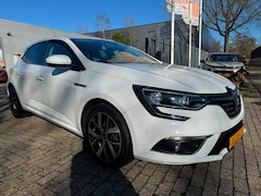 Renault Mégane - 1.3 TCe Bose camera, pdc, clima, groot display, 1/2 leder key-less go/start stoelverwarmin