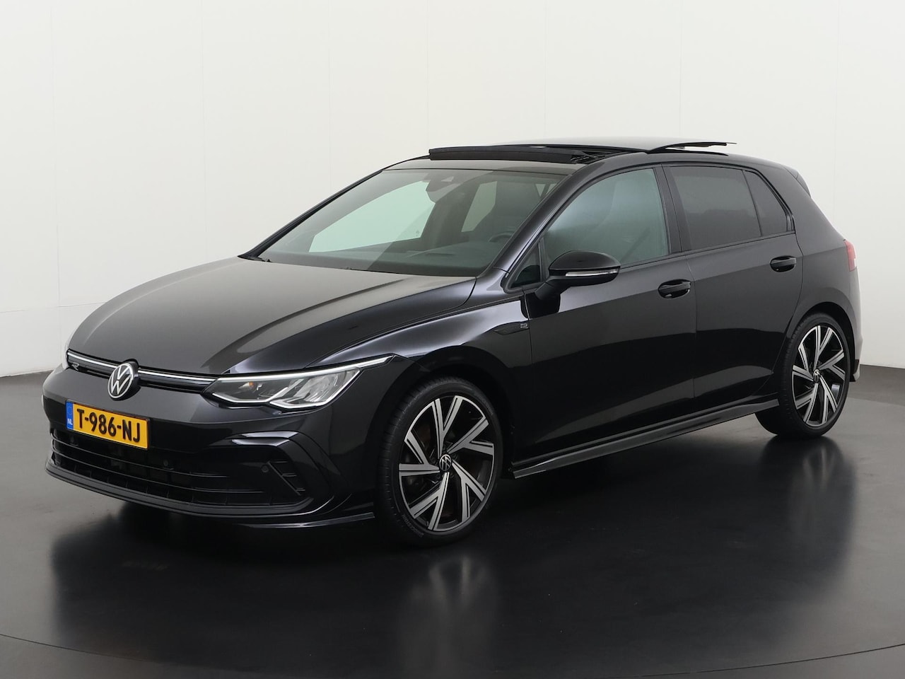 Volkswagen Golf - 1.5 eTSI R-Line DSG | All-in 583,- Private Lease | Direct uit voorraad - AutoWereld.nl