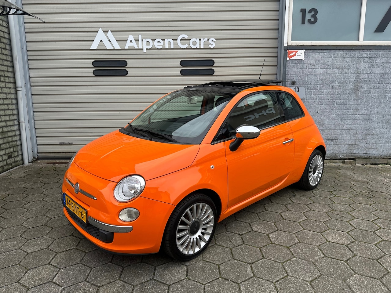 Fiat 500 - 1.2 Lounge Eerste eigenaar / PANO / Airco / Leder/ APK 06-2027 - AutoWereld.nl