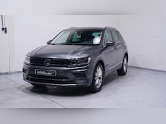 Volkswagen Tiguan - 1.5 TSI ACT Highline 1e Eig. NAP Clima Navi Camera Virtual Cockpit Parkeerhulp Led koplamp