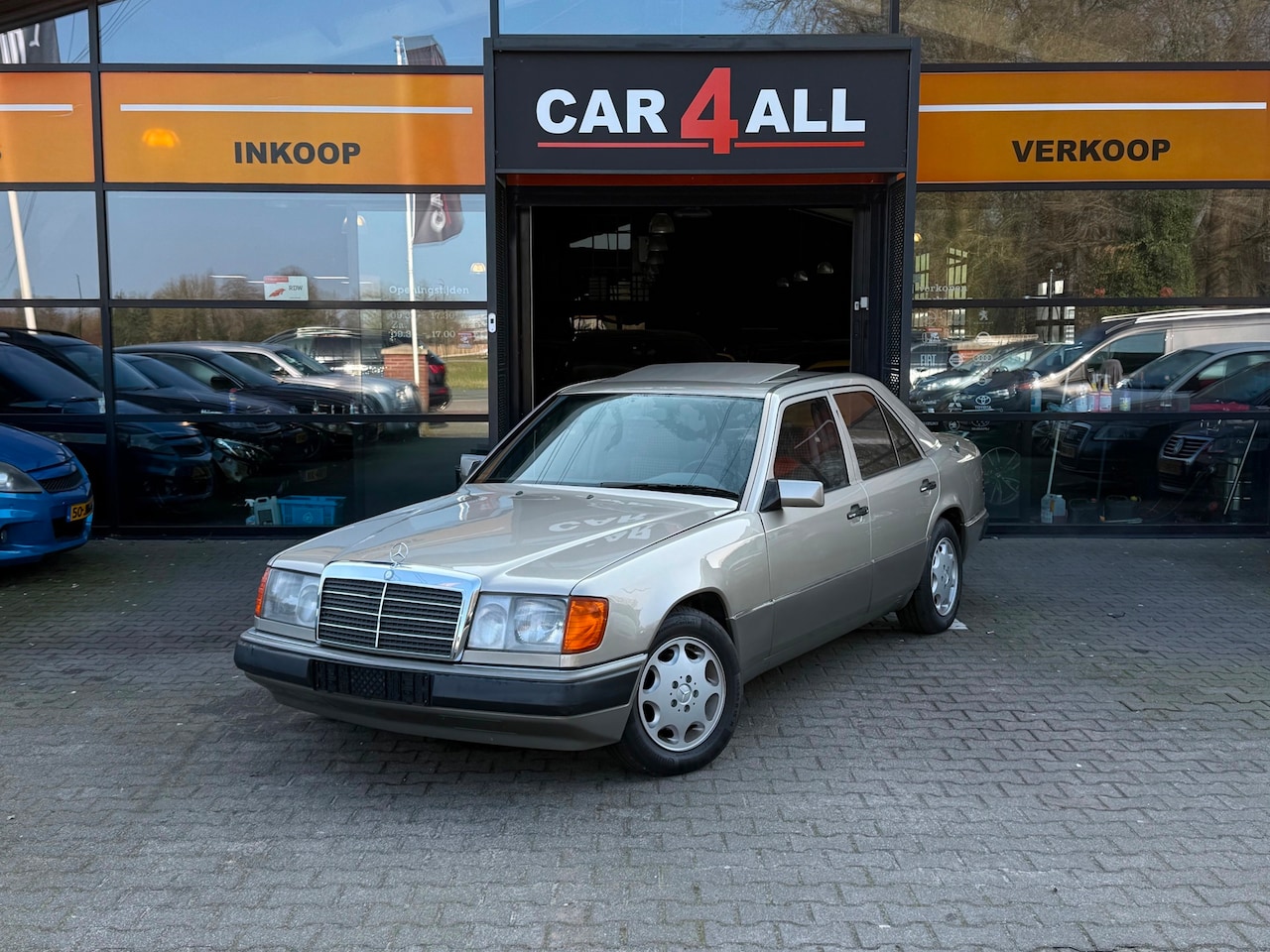 Mercedes-Benz 200-500 (W124) - 300 E SCHUIFDAK/DOCUMENTATIE AANWEZIG - AutoWereld.nl