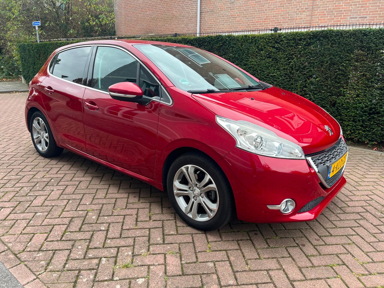 Peugeot 208 - 1.2 VTi Allure|APK|NL AUTO|NAVI|LED| - AutoWereld.nl