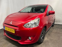 Mitsubishi Space Star - 1.2 Life Schadeauto auto start en rijd rechts achter schade