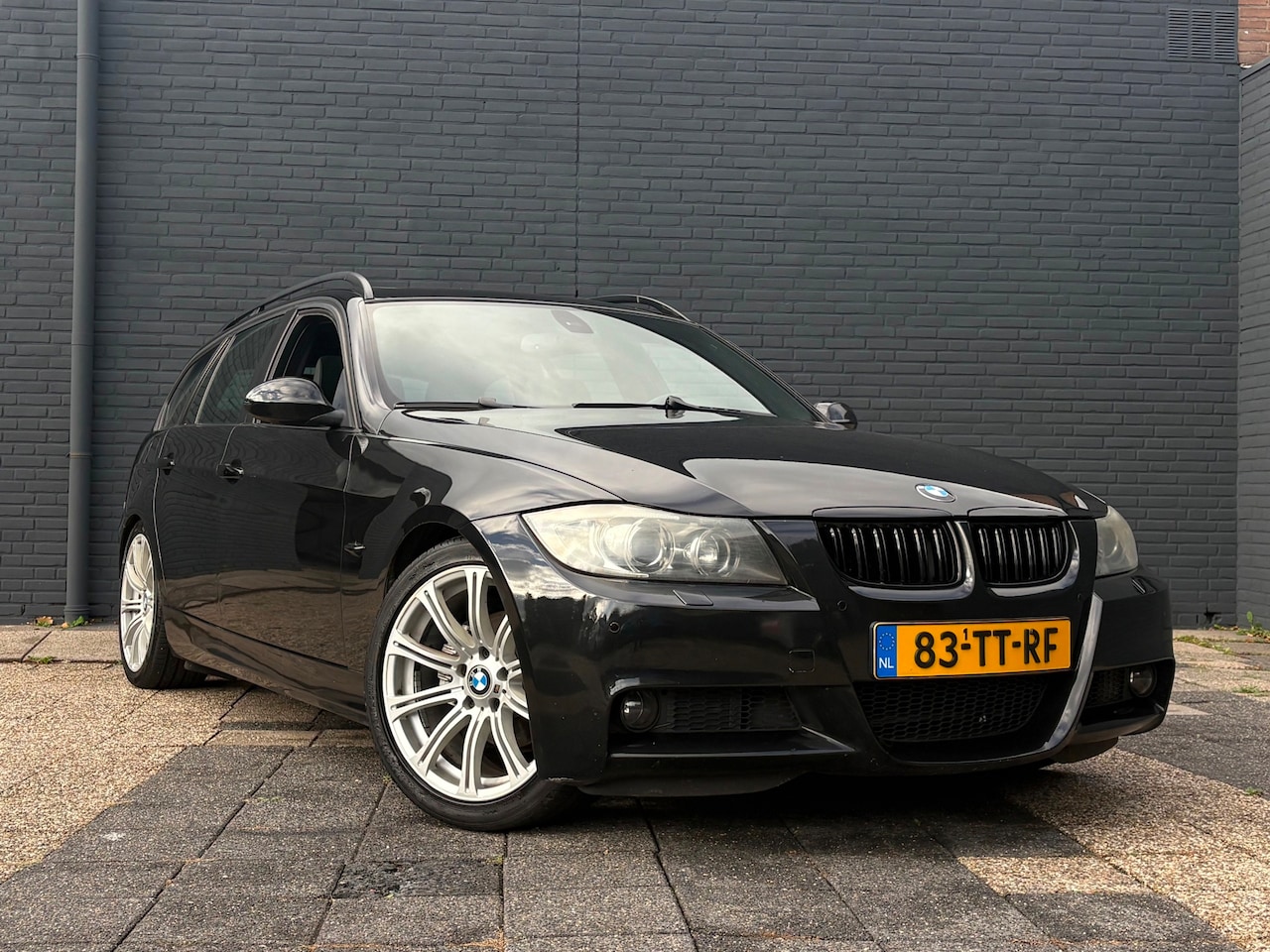 BMW 3-serie Touring - 320i High Executive | Pano | Leder | Trekhaak - AutoWereld.nl
