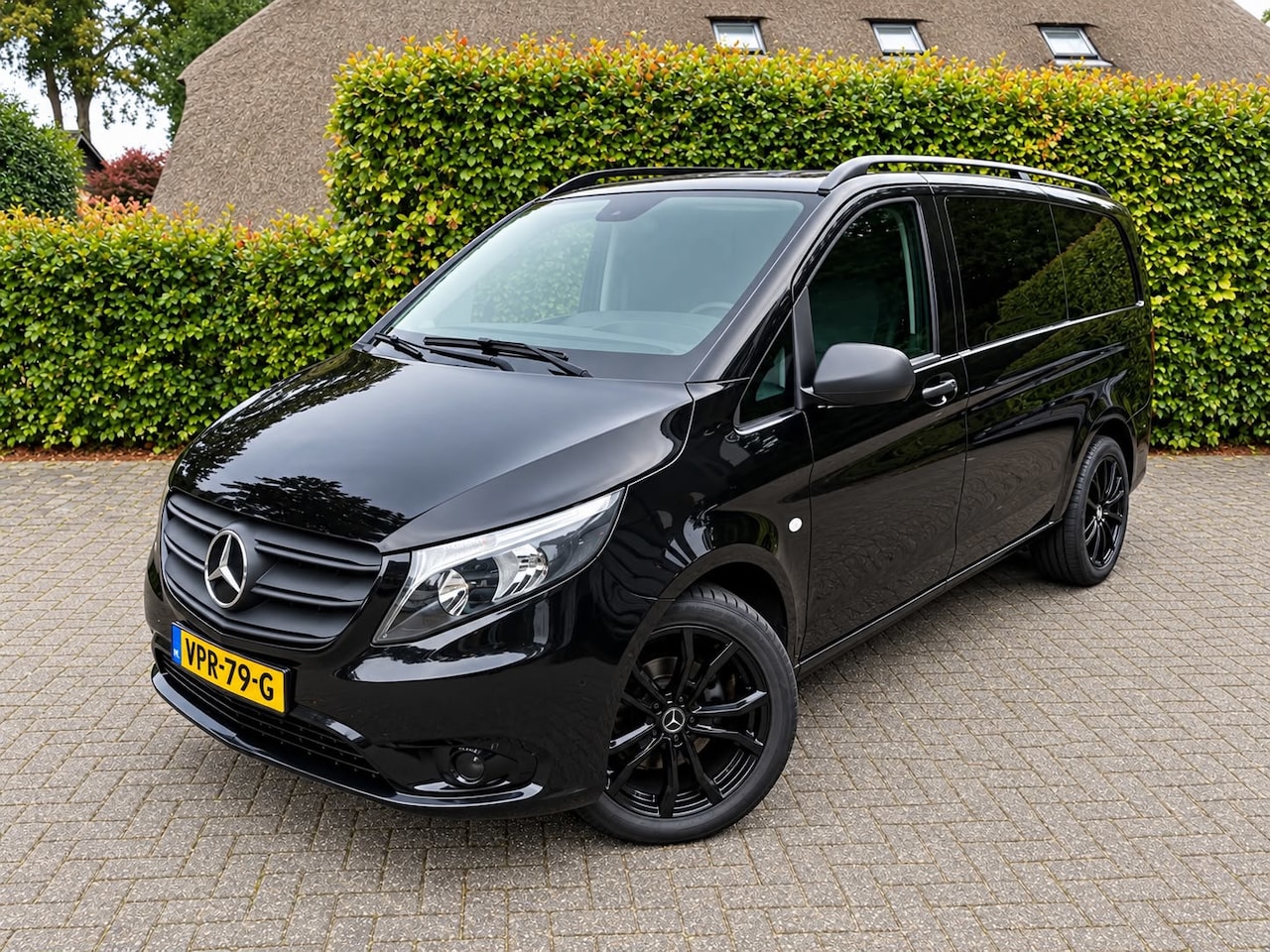 Mercedes-Benz Vito - 114 CDI Lang DC I Leer I 6 Persoons - AutoWereld.nl