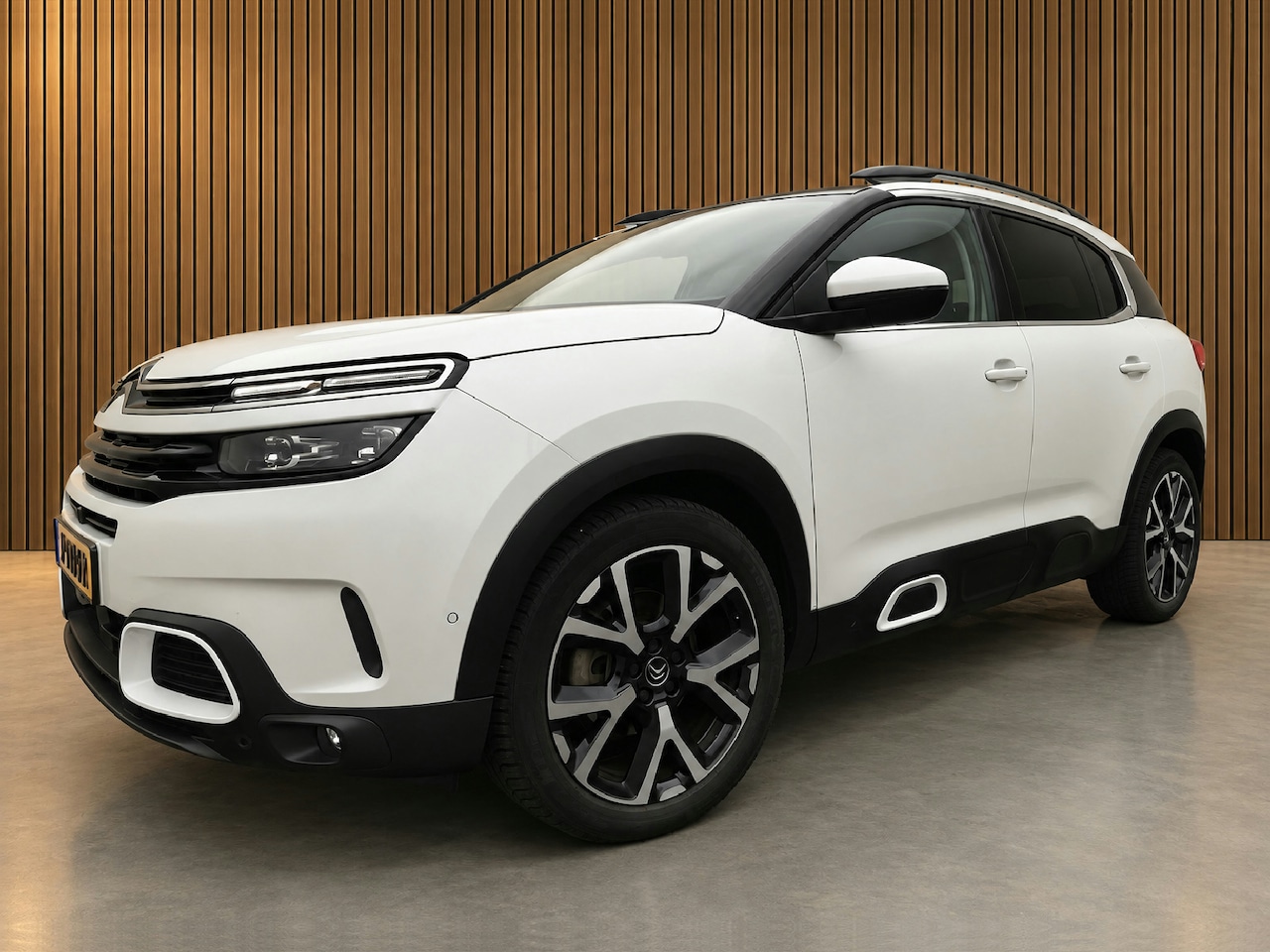 Citroën C5 Aircross - 1.6 180pk Aut. Shine, Pano | Massage | Camera | Leer pack | Vol opties! - AutoWereld.nl