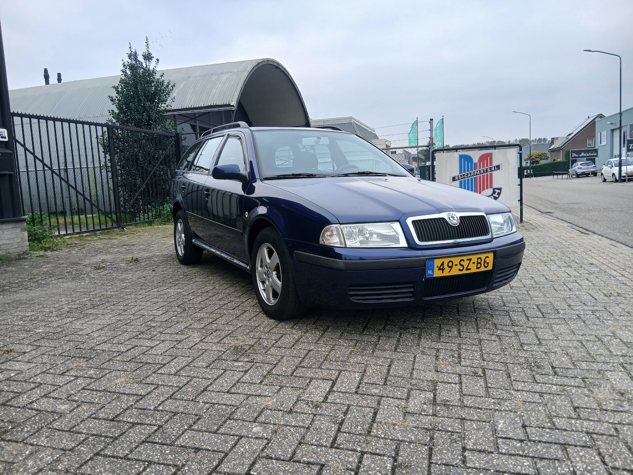 Skoda Octavia Combi - 1.6 Démarrage - AutoWereld.nl