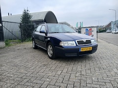 Skoda Octavia Combi - 1.6 Démarrage