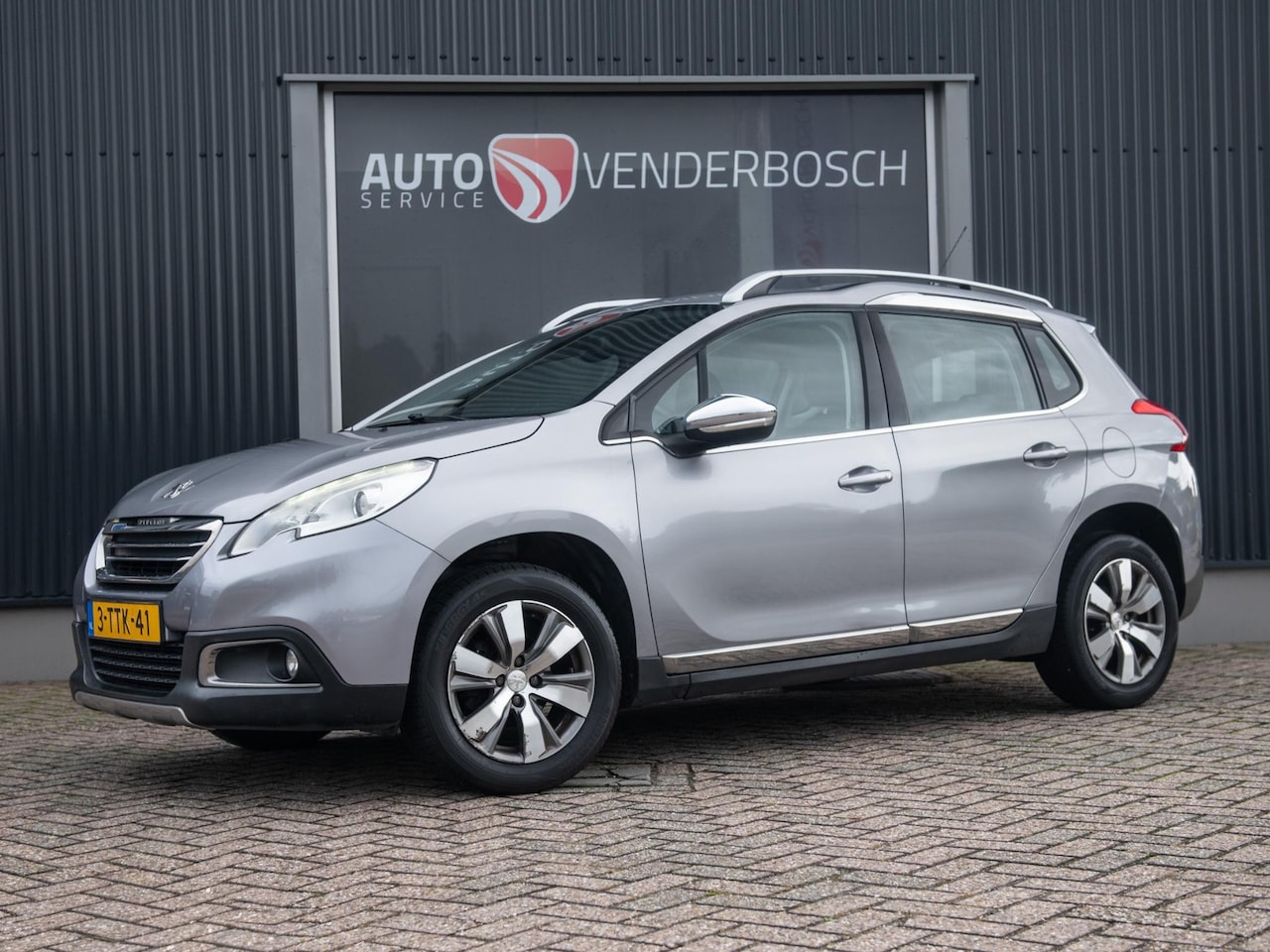 Peugeot 2008 - 1.2 VTi Allure 82pk | Clima | Navi - AutoWereld.nl