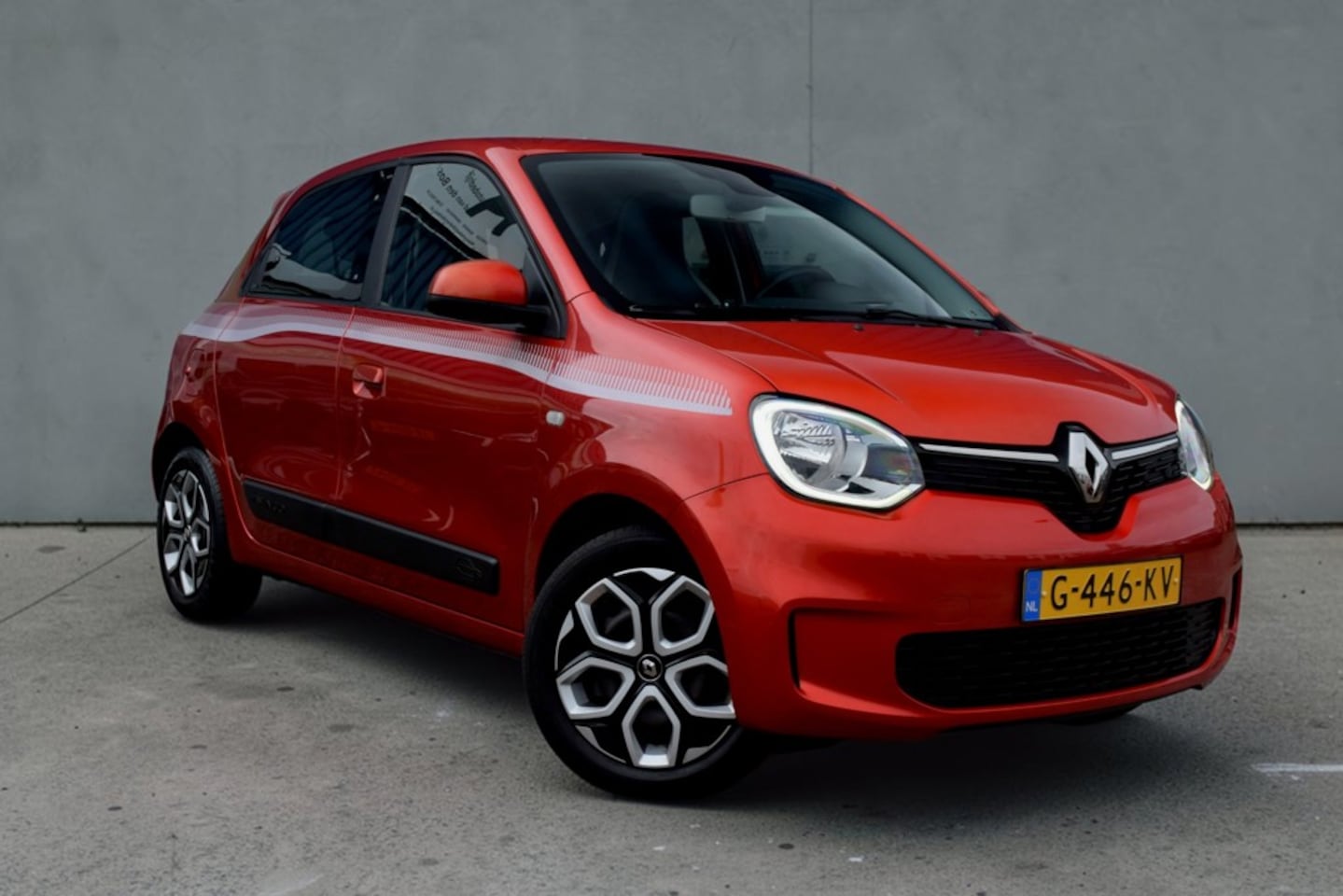 Renault Twingo - 1.0 SCe Collection 1.0 SCe Collection, Airco, Cruise control, Lichtmetalen velgen, DAB - AutoWereld.nl