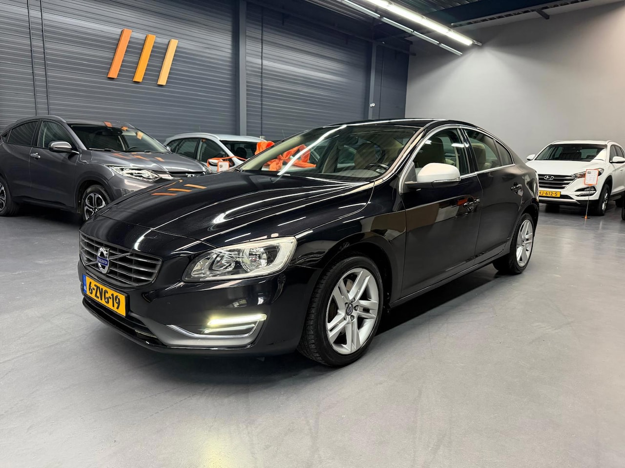 Volvo S60 - 2.0 T5 Summum AUTOMAAT LEDER STOELVERWARMING NAP NL AUTO - AutoWereld.nl