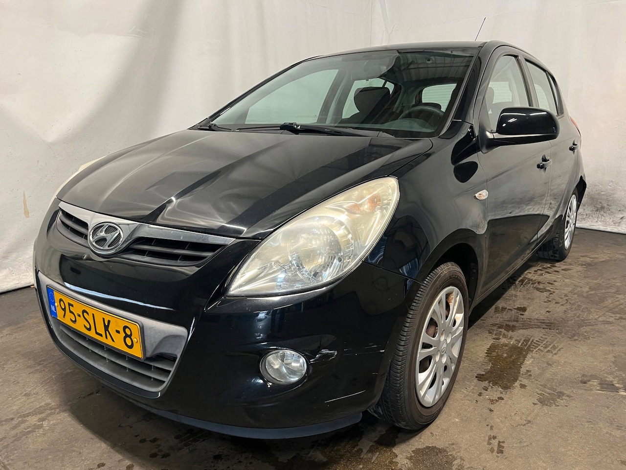 Hyundai i20 - 1.2i Business Edition - Achter Schade - AutoWereld.nl