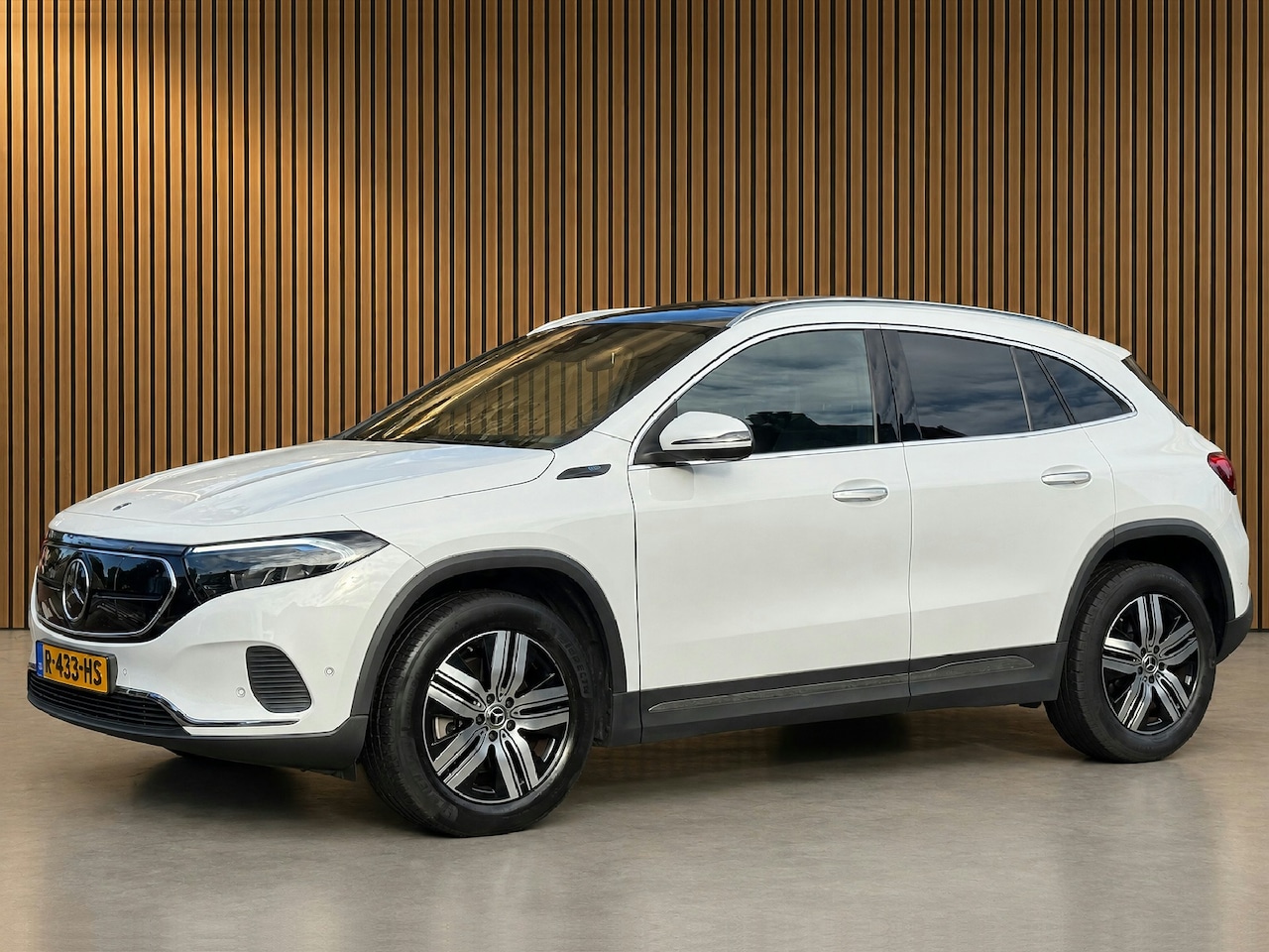 Mercedes-Benz EQA - 250 Luxury Line 67 kWh Burmeister | 360 camera | Leder - AutoWereld.nl