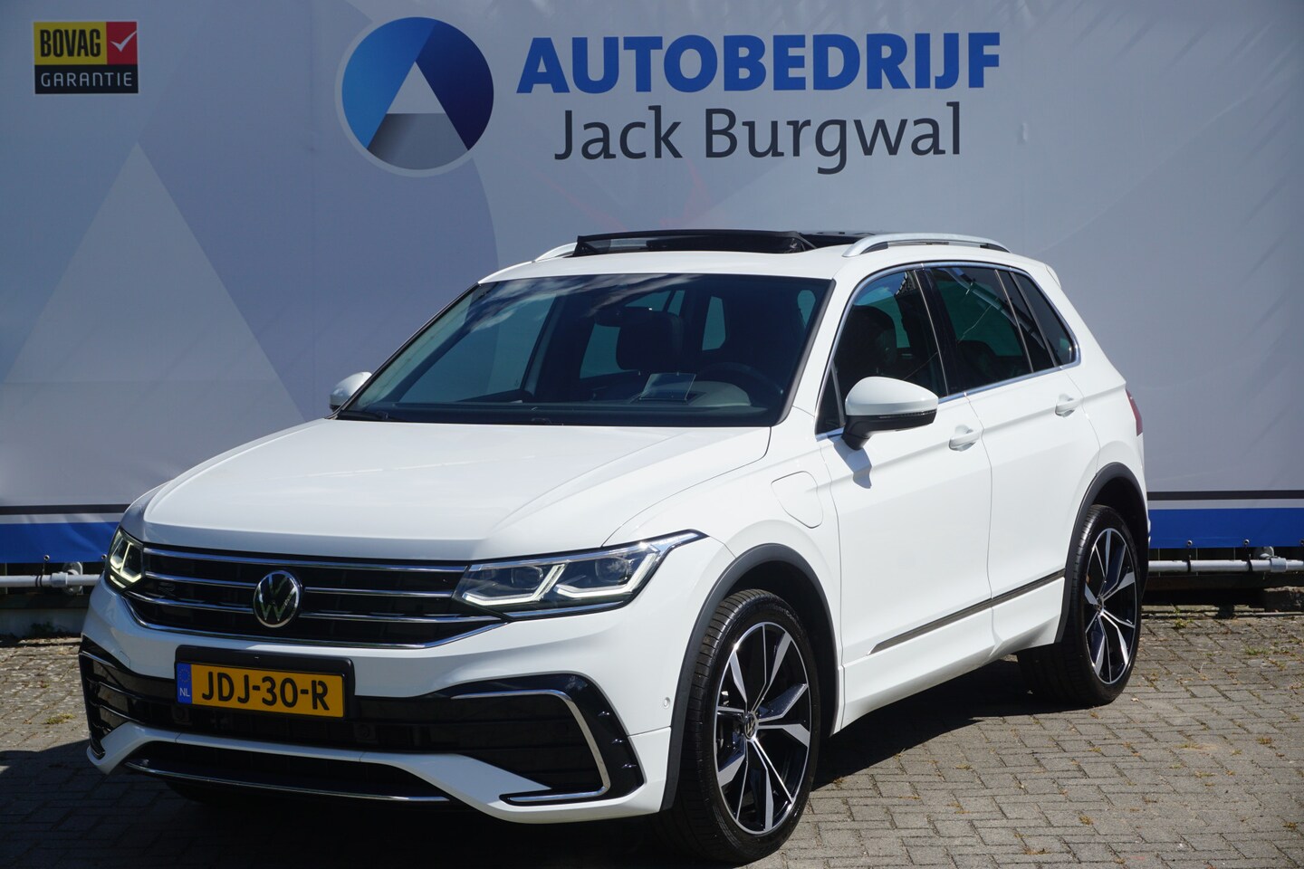 Volkswagen Tiguan - 1.4 TSI eHybrid R-Line Business+ Trekhaak | HUD | Pano | Camera * All-in prijs * - AutoWereld.nl