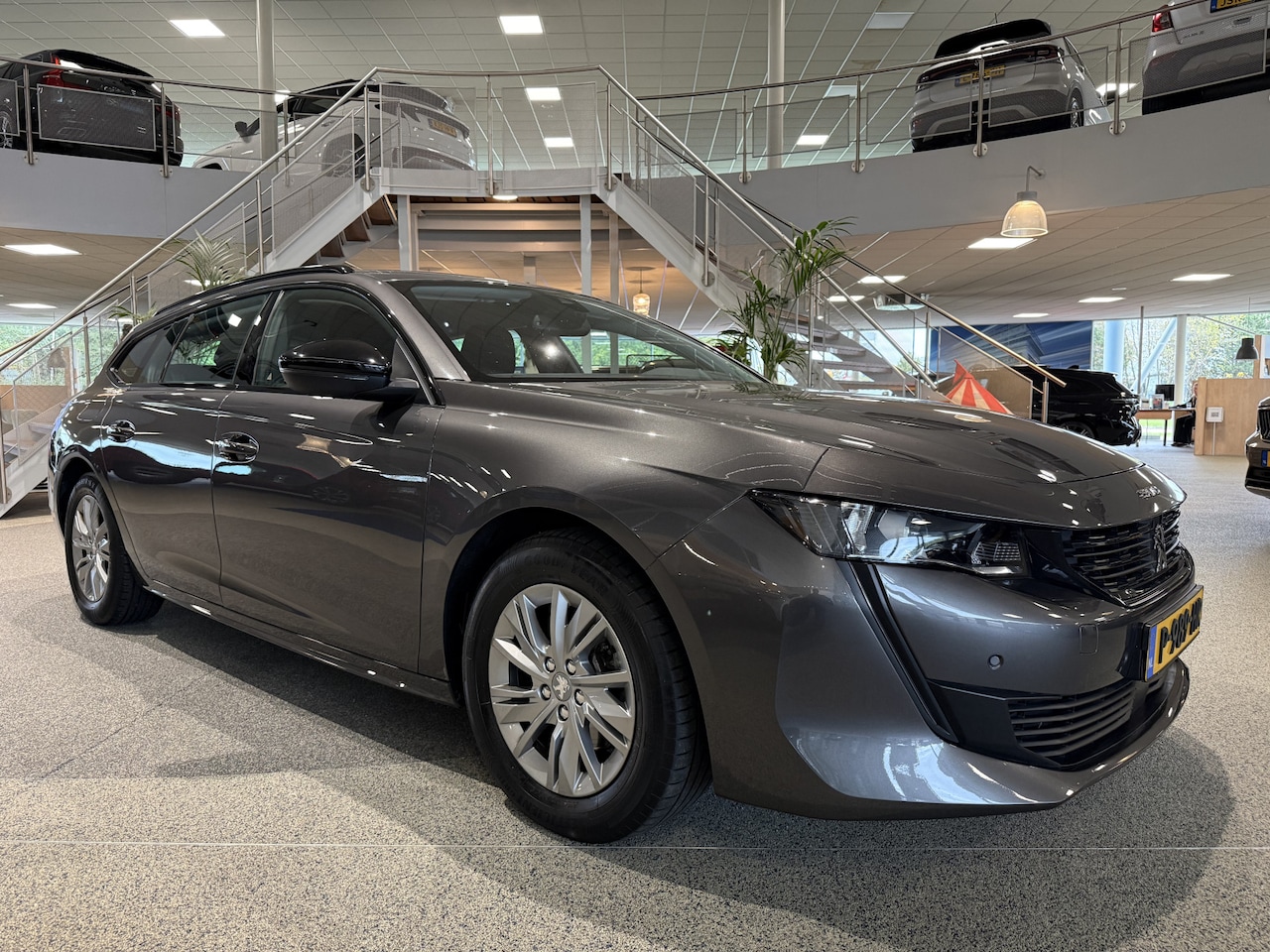 Peugeot 508 SW - 1.2 130pk EAT8 Active Pack, Camera, Navi, Stoelverwarming - AutoWereld.nl